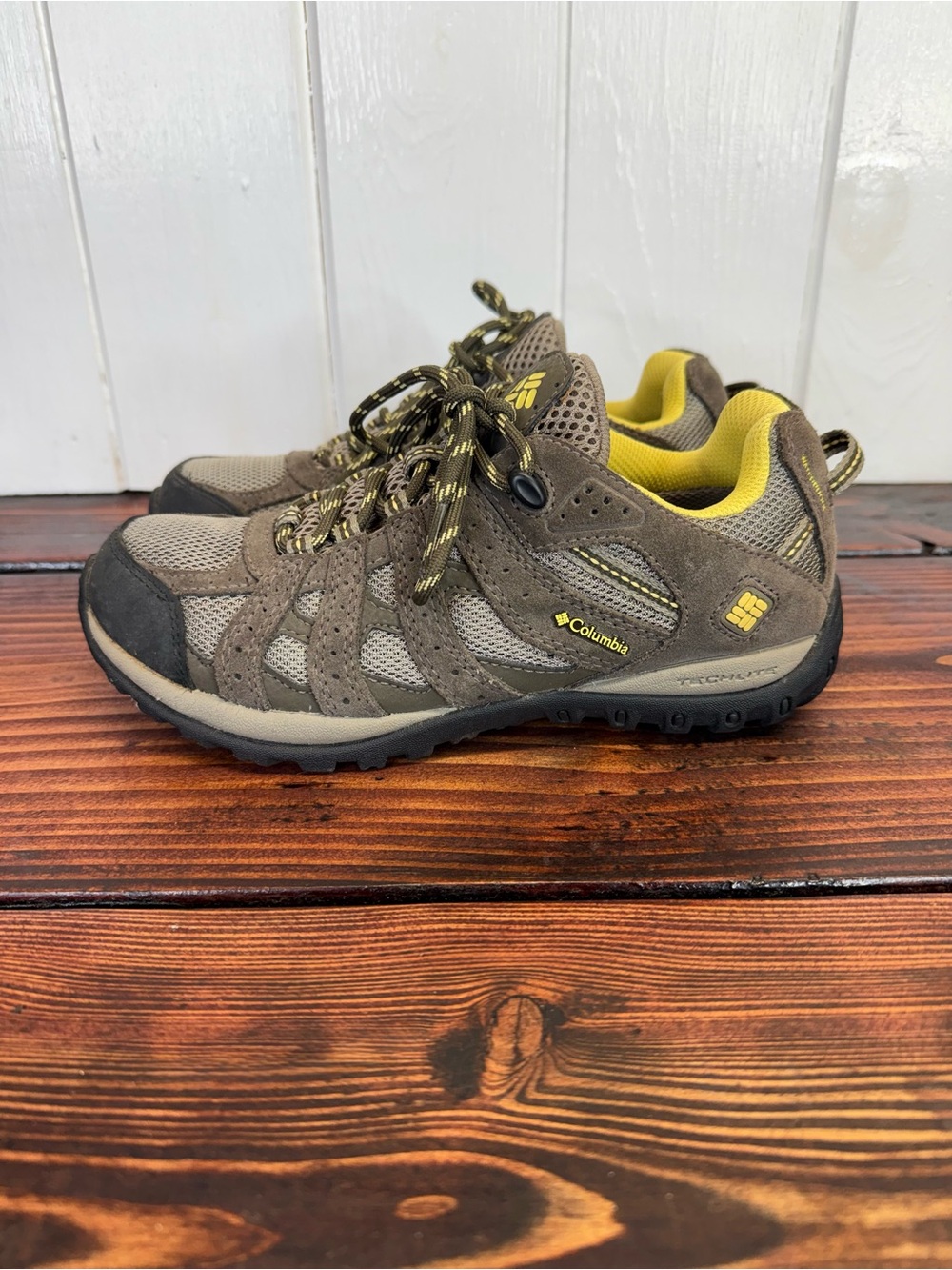 Columbia Women’s Waterproof Hiking Trail Shoes Brown/Yellow – Size 7